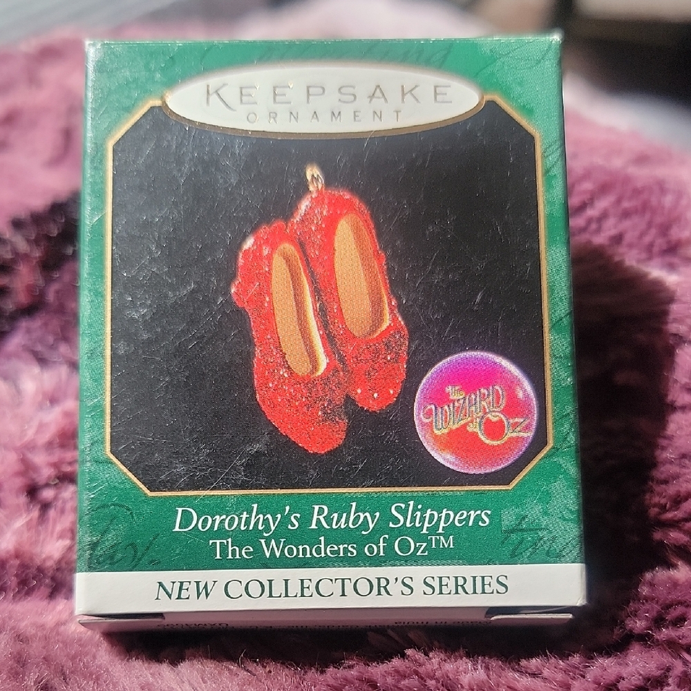 Hallmark Keepsake Ornament - #1 in Collector Series Dorothy's Ruby Slippers Mini